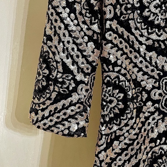 ARK&CO 3/4 SLEEVE BLACK/GOLD SEQUIN DRESS SZ LARGE - Picture 4 of 16